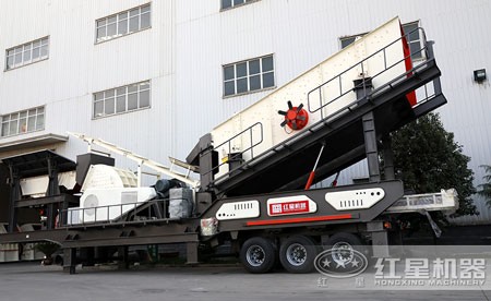 車載流動錘式破碎機多少錢？產(chǎn)量多高？