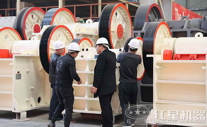 用戶來廠考察，多種設備型號讓用戶眼見為實